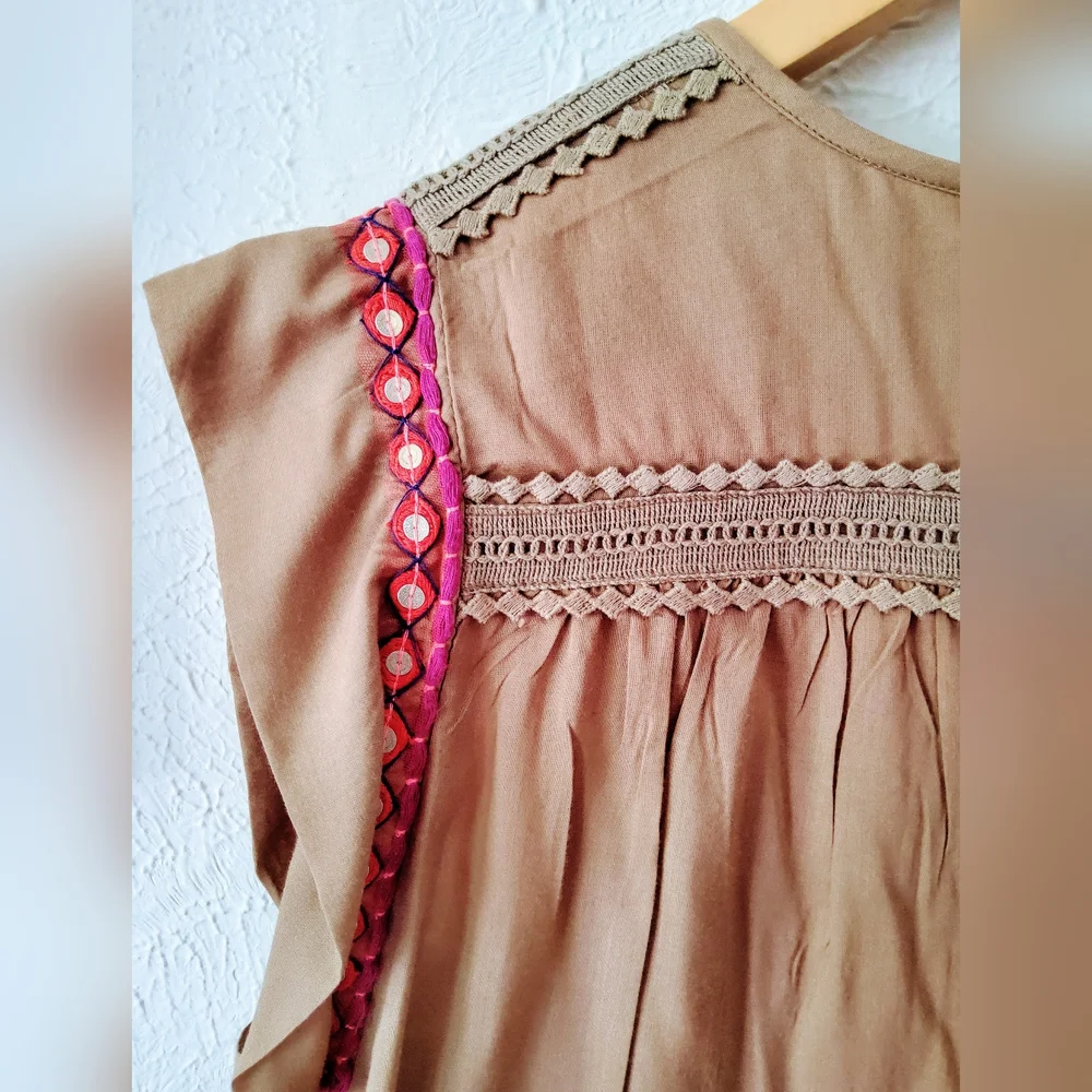 Anthropologie - Embroidered Top with Puka Shells, Beading & Crocheted Lace - Picture 4 of 5